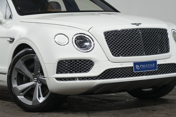 2016 Bentley Bentayga SUV Image 2