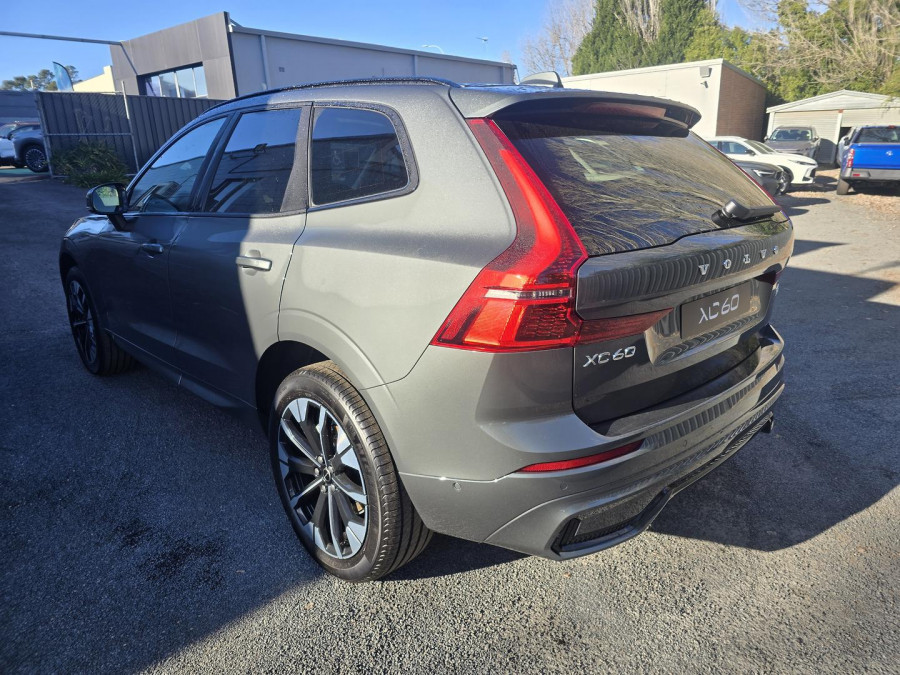 2026 Volvo XC60 UZ Ultra B5 Dark SUV Image 6