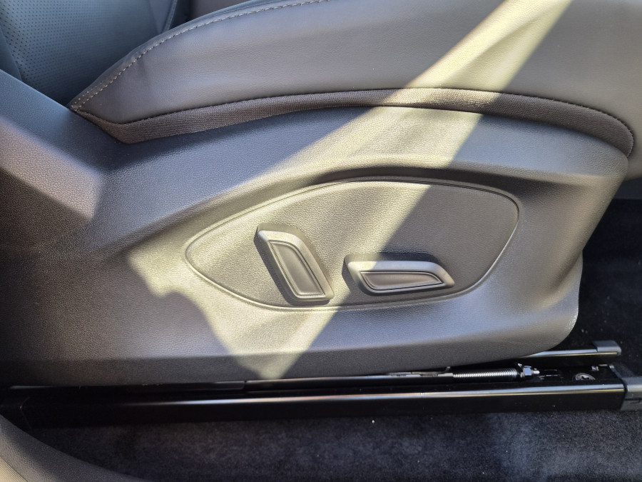 2025 MY25.5 MG ZS ZS32 Essence Hybrid+ SUV Image 13