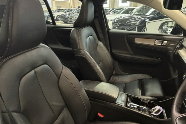 2023 Volvo XC40 XZ Ultimate B5 Dark SUV Image 20