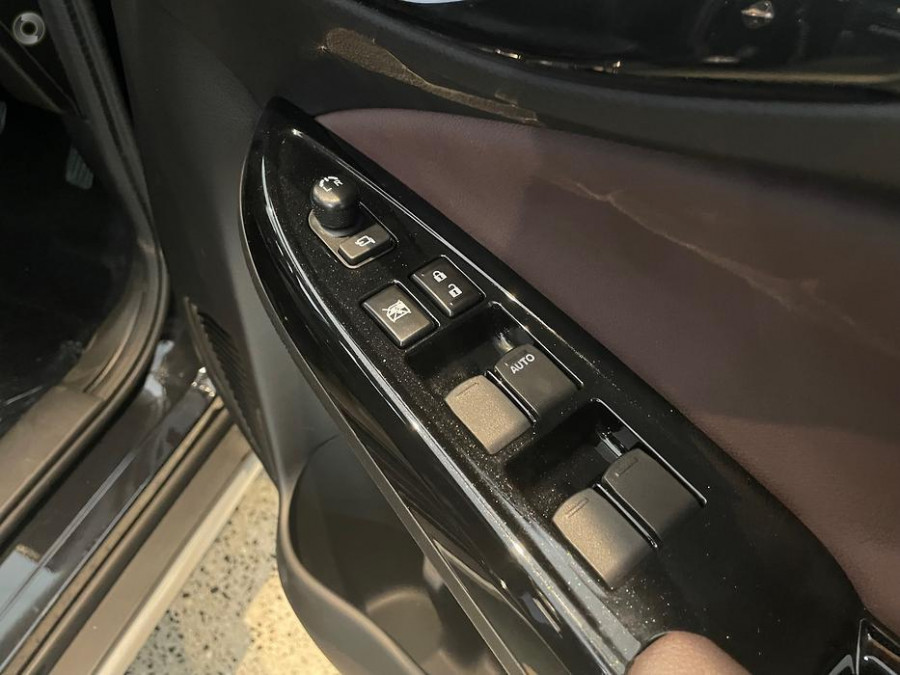 2025 Suzuki Fronx KW Hybrid Wagon Image 9
