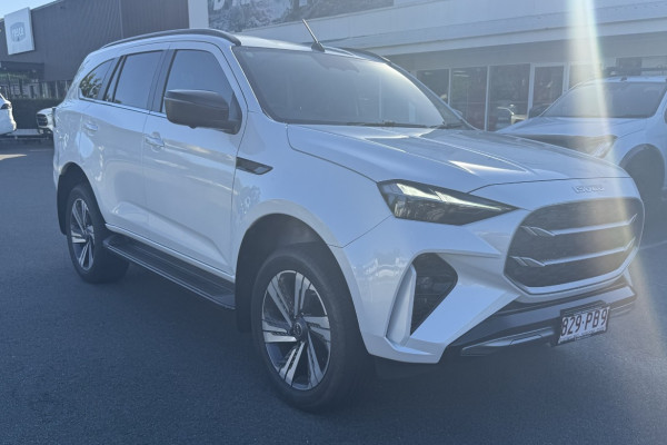 2025 MY25.5 Isuzu MU-X RJ LS-T SUV Image 3