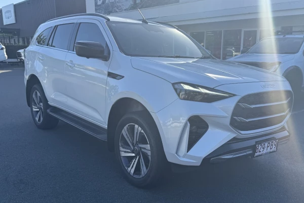 2025 MY25.5 Isuzu MU-X RJ LS-T SUV Image 3