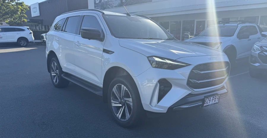 2025 MY25.5 Isuzu MU-X RJ LS-T SUV Image 3