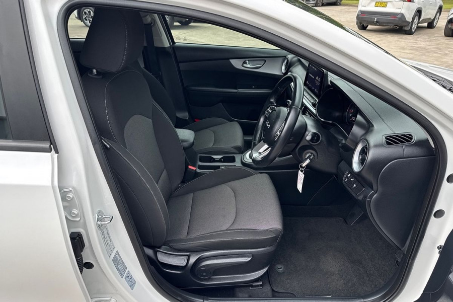 2024 Kia Cerato BD S with Safety Pack Hatch Image 9