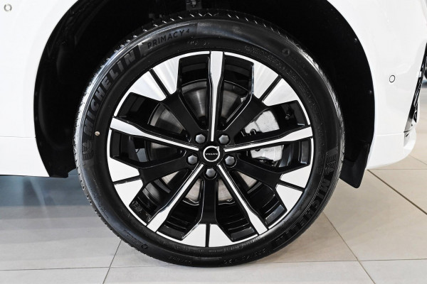 2026 Volvo XC60 UZ Ultra T8 Plug-in Hybrid Dark SUV Image 15