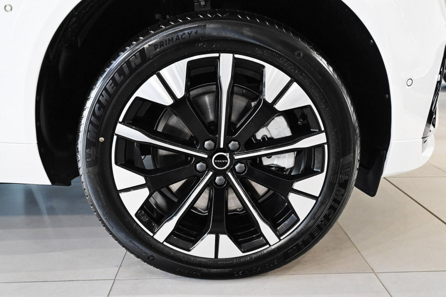 2026 Volvo XC60 UZ Ultra T8 Plug-in Hybrid Dark SUV Image 15