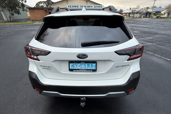 2024 Subaru Outback 6GEN AWD Touring SUV Image 4