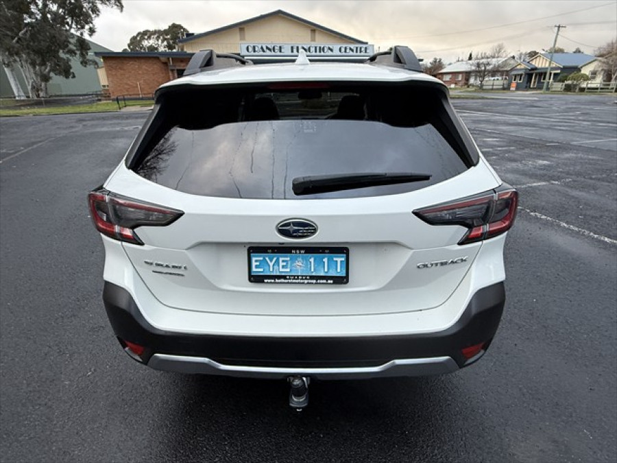 2024 Subaru Outback 6GEN AWD Touring SUV Image 4