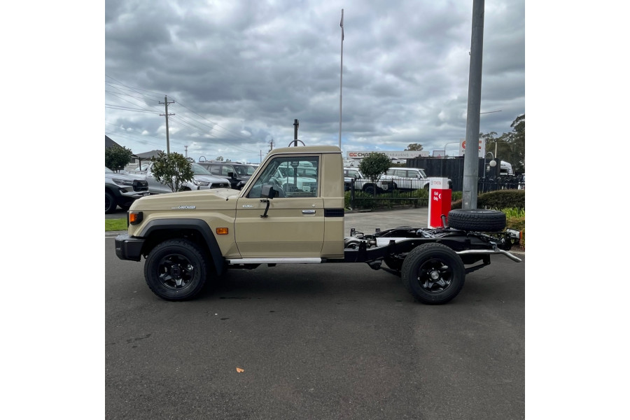 2025 Toyota LandCruiser VDJ79R GXL V8 Single-Cab Cab-Chassis Image 10