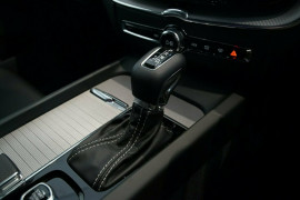 2018 MY19 Volvo XC60 UZ D5 R-Design Suv