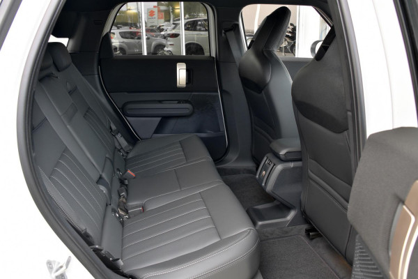 2026 MINI Countryman U25 E Favoured SUV image 5