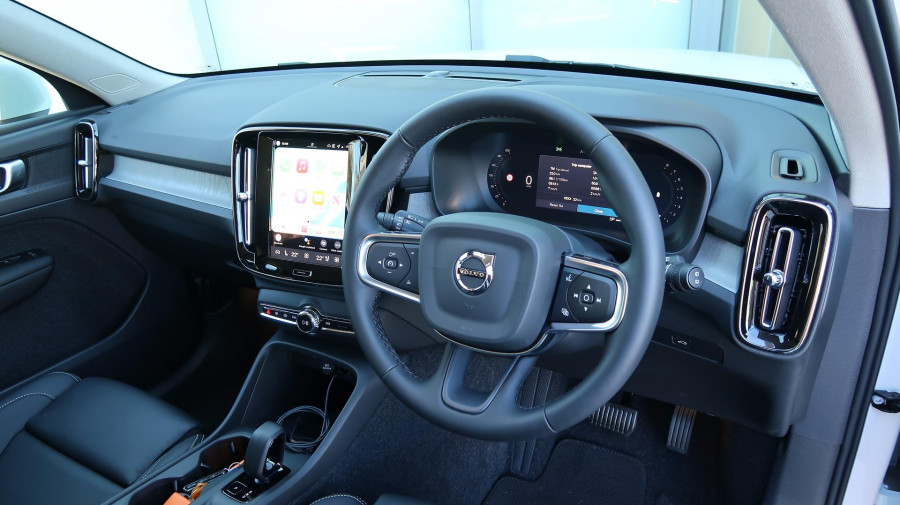 2025 MY26 Volvo XC40 XZ Plus B4 SUV Image 27