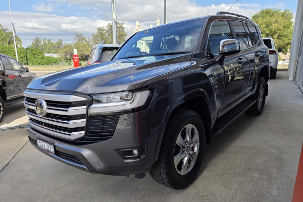 2023 MY24 Toyota LandCruiser FJA300R Sahara SUV Image 3