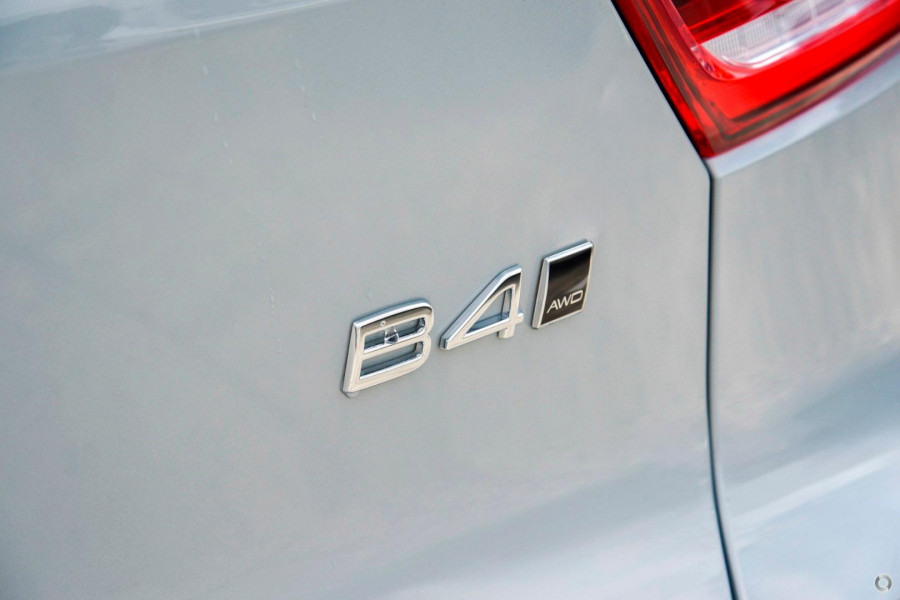 2025 MY26 Volvo XC40 XZ Ultra B4 Bright SUV Image 11