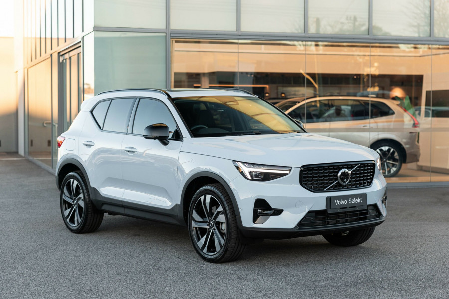 2025 MY26 Volvo XC40 XZ Ultra B4 Dark SUV Image 1