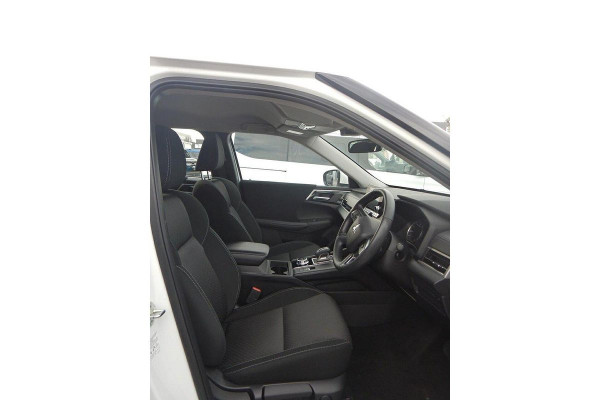 2024 Mitsubishi Outlander ZM ES SUV Image 10