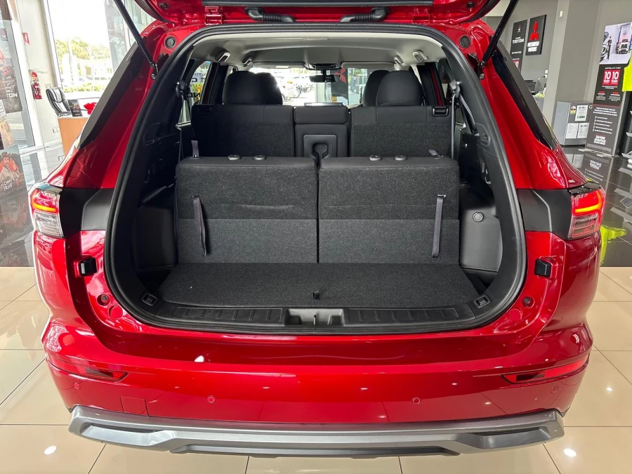 2025 Mitsubishi Outlander ZM LS SUV Image 10