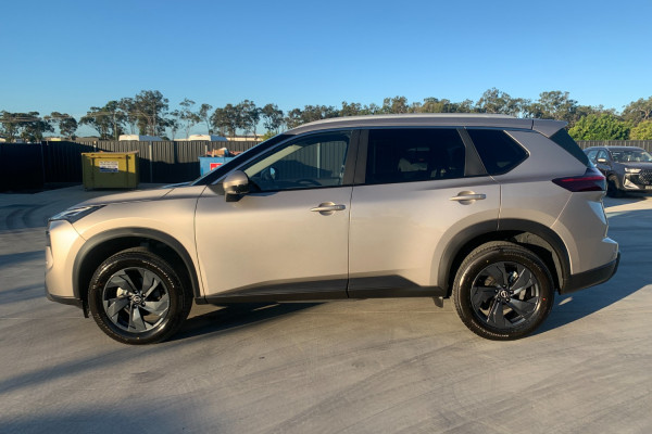 2026 Nissan X-Trail T33 ST-L SUV Image 4