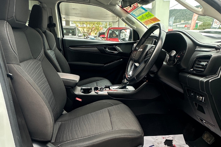2021 Isuzu MU-X RJ LS-U SUV Image 18