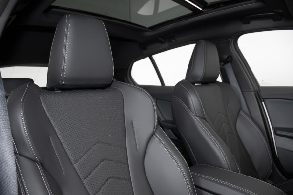 2025 BMW 1 Series F70 M135 xDrive Hatch image 9