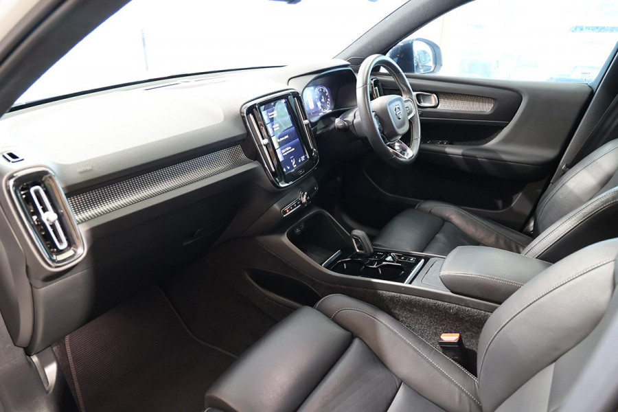 2021 Volvo XC40 XZ T5 R-Design SUV Image 28