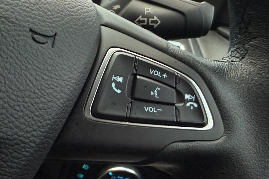 2016 Ford Focus LZ Sport Hatch Image 9