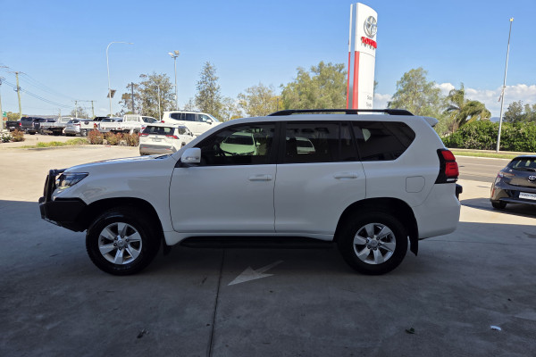 2017 Toyota LandCruiser Prado GDJ150R GXL SUV Image 7