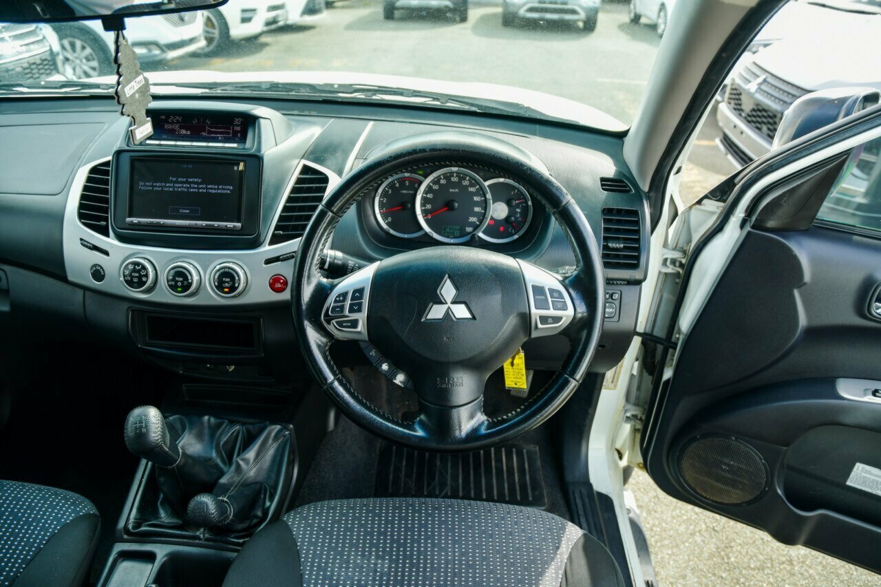 2015 Mitsubishi Triton MN MY15 GLX Double Cab Ute Image 9