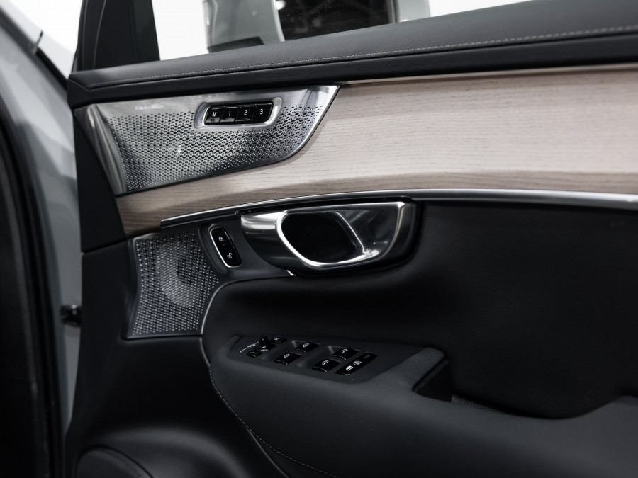 2026 Volvo XC90 L Series Ultra B5 Bright SUV Image 10