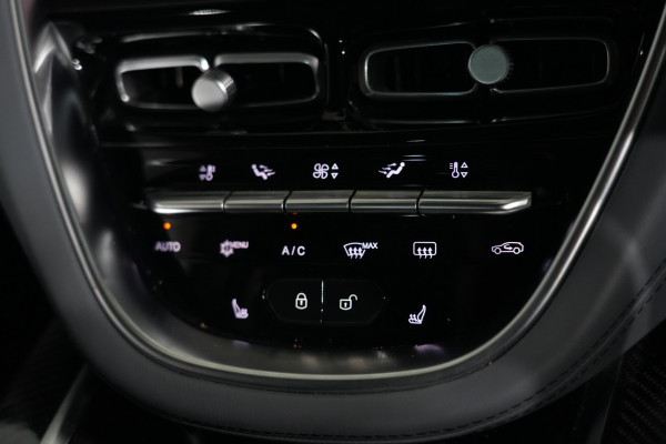 2021 Aston Martin DBX SUV Image 17