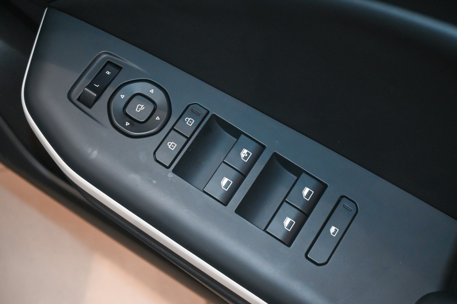 2025 Kia K4 CL4m GT-Line Sedan Image 10