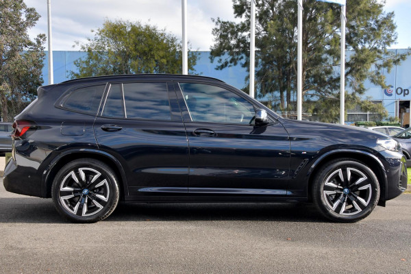 2023 BMW iX3 G08 M Sport Pro SUV image 3