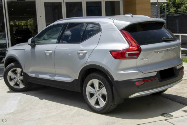 2025 Volvo XC40 XZ Plus B4 SUV Image 4