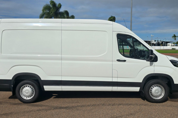 2025 LDV Deliver 9  Mid Roof LWB Van Image 13