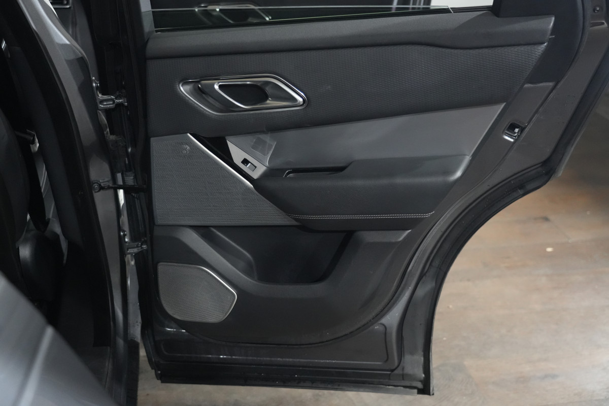 2017 Land Rover Range Rover Velar L560 D300 R-Dynamic SE SUV