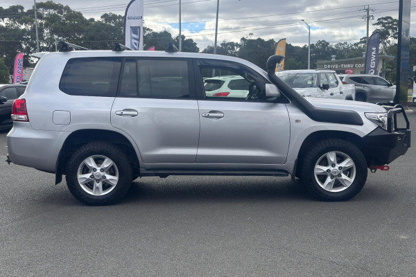 2011 MY10 Toyota LandCruiser VDJ200R GXL SUV Image 12