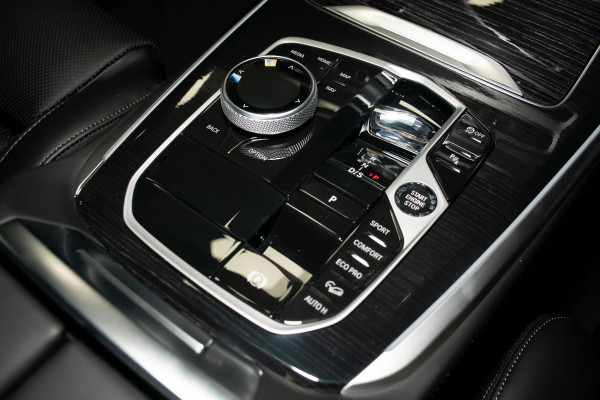 2025 BMW X5 G05 LCI xDrive30d M Sport SUV image 14