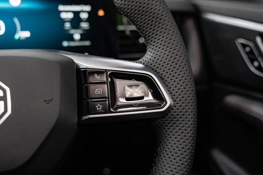 2024 MY24.5 MG HS AS33 Vibe SUV Image 18