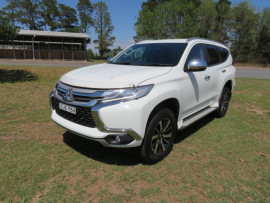 Mitsubishi Pajero Sport GLX QE