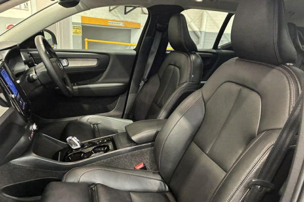 2023 Volvo XC40 XZ Ultimate B5 Dark SUV Image 23