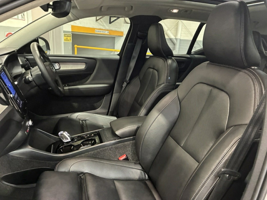 2023 Volvo XC40 XZ Ultimate B5 Dark SUV Image 23