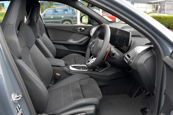2025 BMW 1 Series F70 M135 xDrive Hatch image 6