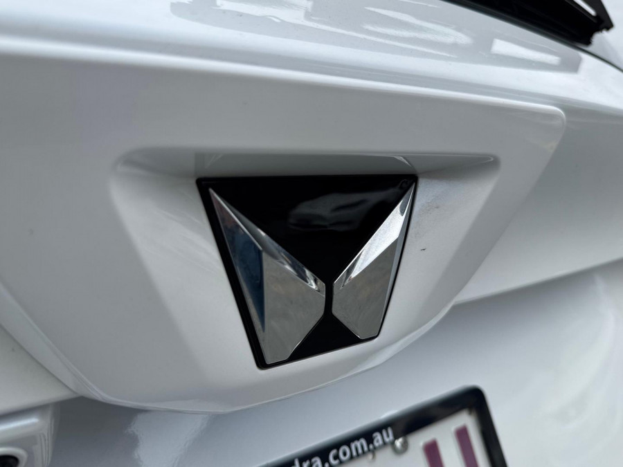 2025 Mahindra XUV700  AX7L SUV Image 26