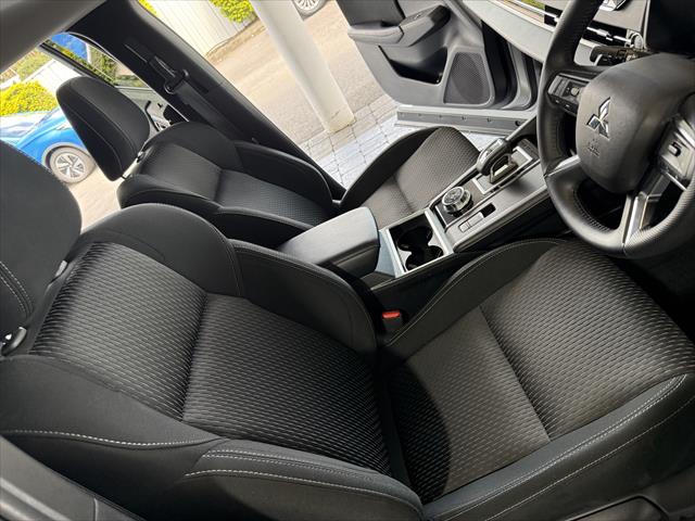 2023 MY24 Mitsubishi Outlander ZM LS SUV Image 17