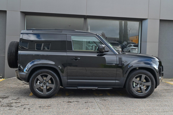 2026 Land Rover Defender L663 90 D250 S SUV image 5