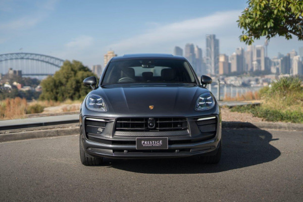 2023 Porsche Macan Gts Wagon Image 3