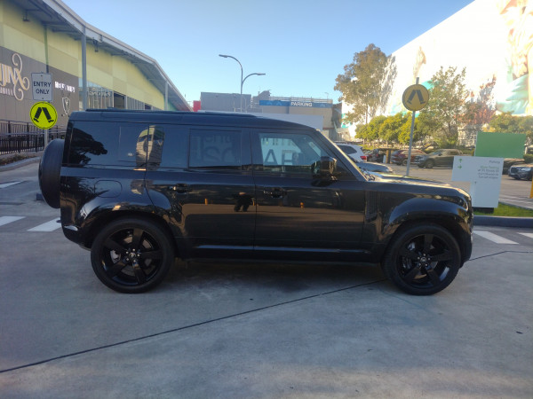 2023 Land Rover Defender L663 110 D300 X SUV image 2