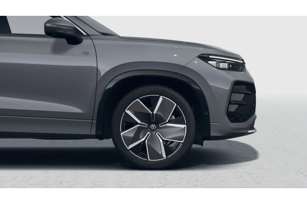 2025 Volkswagen Tayron R4 195TSI R-Line SUV Image 6