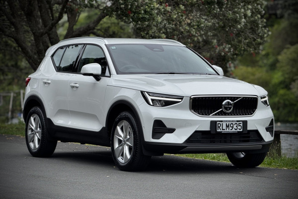 2025 Volvo XC40 XZ Plus B4 SUV Image 8